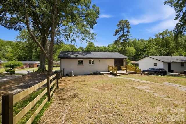9401 Feldbank Drive, Charlotte, NC 28216