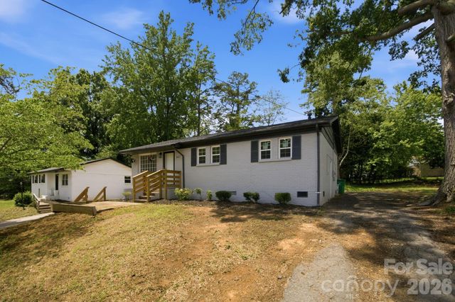 9401 Feldbank Drive, Charlotte, NC 28216