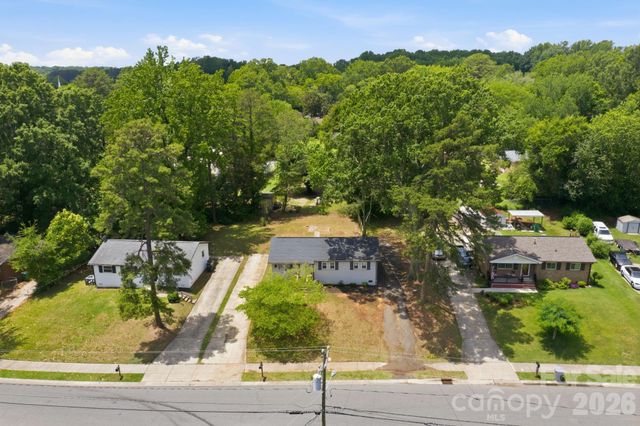 9401 Feldbank Drive, Charlotte, NC 28216