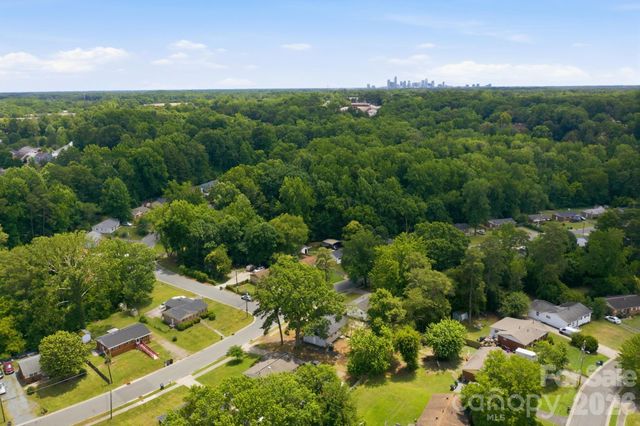 9401 Feldbank Drive, Charlotte, NC 28216