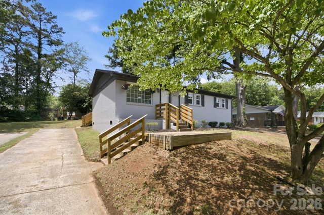 9401 Feldbank Drive, Charlotte, NC 28216