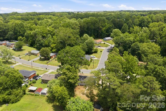 9401 Feldbank Drive, Charlotte, NC 28216
