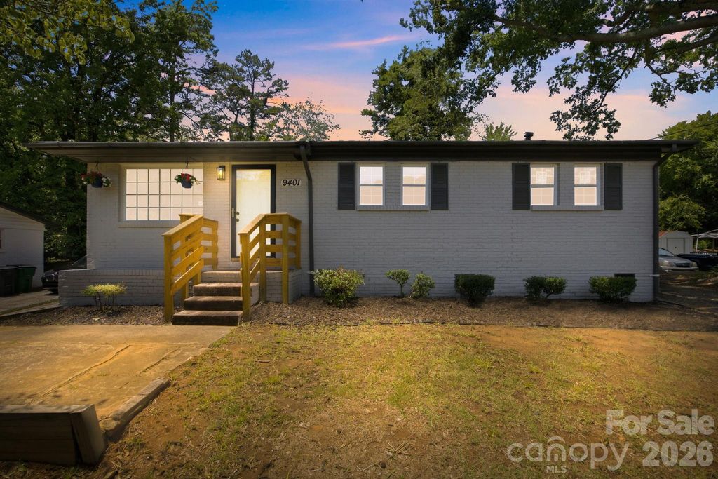 9401 Feldbank Drive, Charlotte, NC 28216
