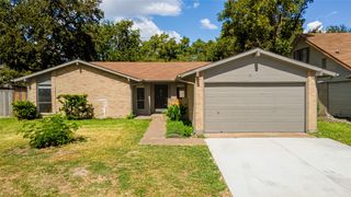 326 E Springdale Lane, Grand Prairie, TX 75052