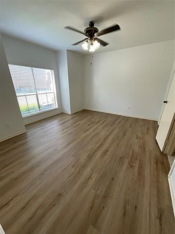 3100 Walnut Bend Lane 113, Houston, TX 77042