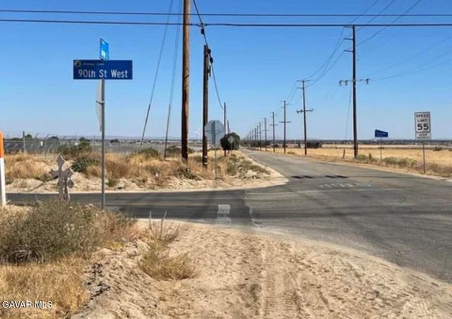 Ave J Vic 100 Stw, Del Sur, CA 93536