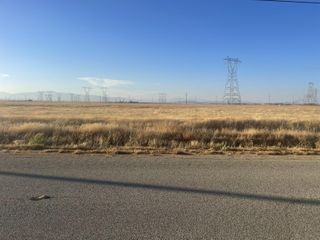 Ave J Vic 100 Stw, Del Sur, CA 93536