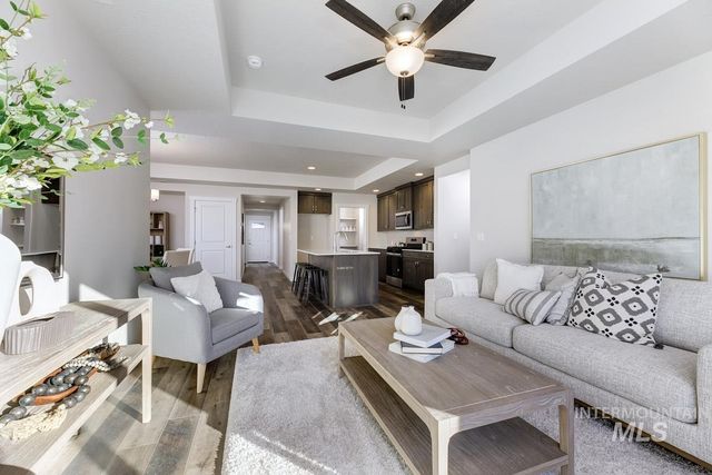 296 W Broyhill, Meridian, ID 83642