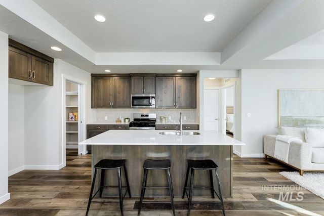 296 W Broyhill, Meridian, ID 83642