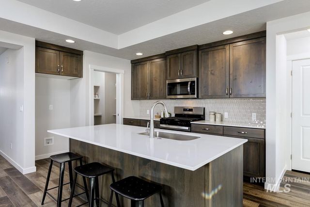 296 W Broyhill, Meridian, ID 83642