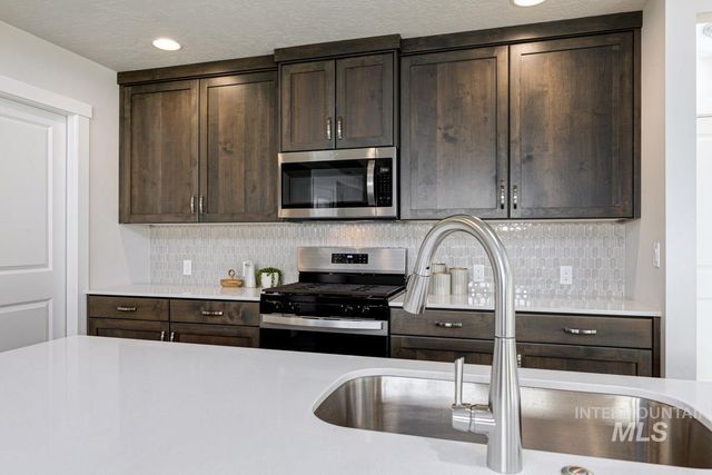 296 W Broyhill, Meridian, ID 83642
