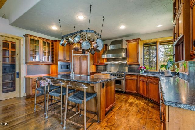 55383 Huntington Road, Bend, OR 97707