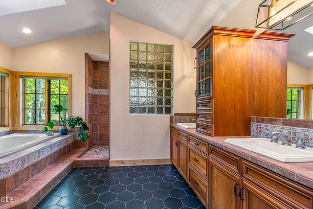 55383 Huntington Road, Bend, OR 97707