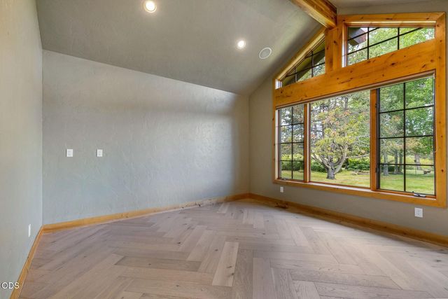55383 Huntington Road, Bend, OR 97707