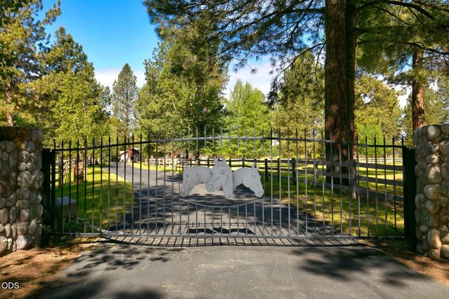 55383 Huntington Road, Bend, OR 97707