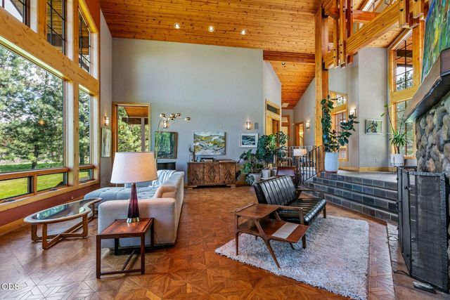 55383 Huntington Road, Bend, OR 97707