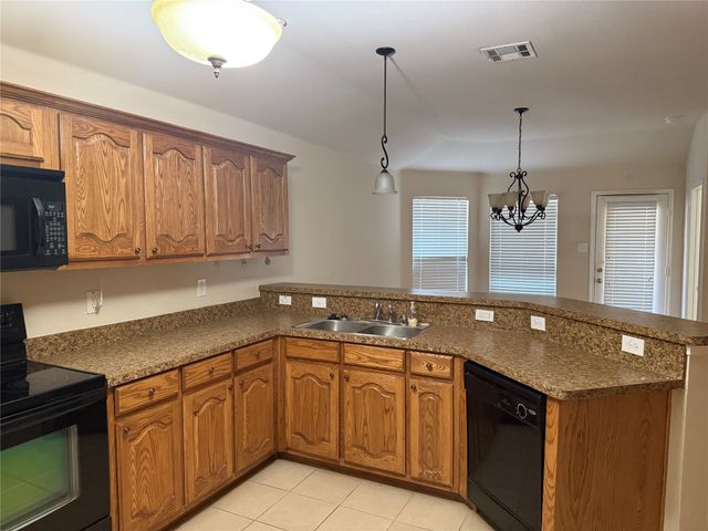 1427 Reiger Drive, Greenville, TX 75402