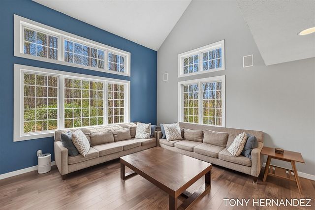 102 Sagamore Trail, Lowell, MI 49331