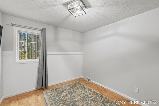 102 Sagamore Trail, Lowell, MI 49331