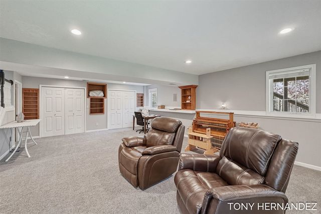 102 Sagamore Trail, Lowell, MI 49331