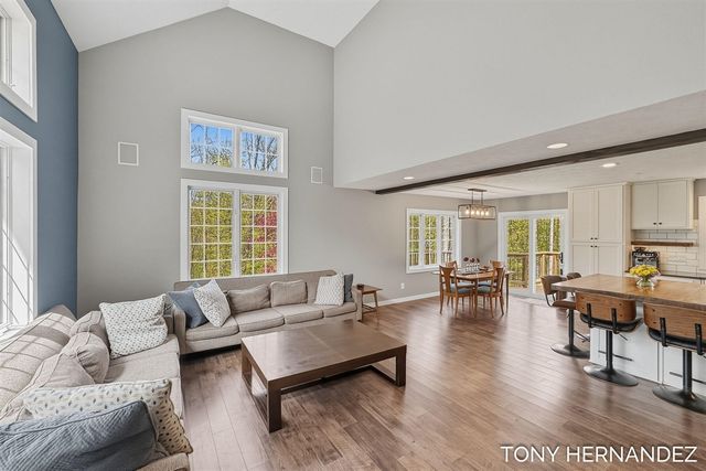 102 Sagamore Trail, Lowell, MI 49331