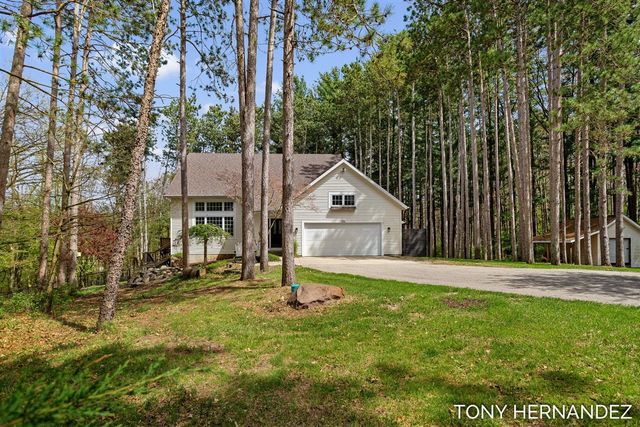 102 Sagamore Trail, Lowell, MI 49331