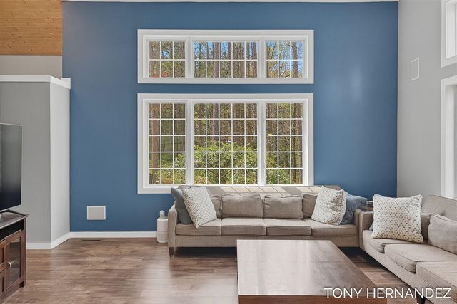102 Sagamore Trail, Lowell, MI 49331