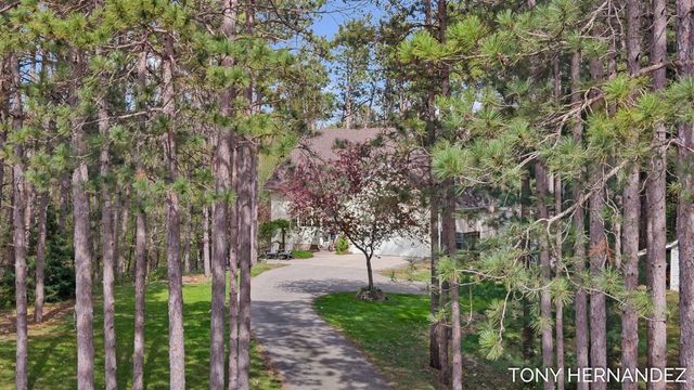 102 Sagamore Trail, Lowell, MI 49331