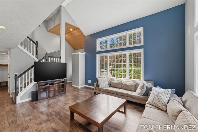 102 Sagamore Trail, Lowell, MI 49331