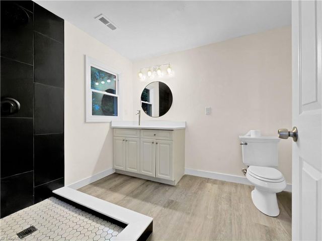 218 Palmer Street NW, Lenoir, NC 28645