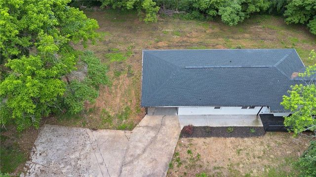 218 Palmer Street NW, Lenoir, NC 28645
