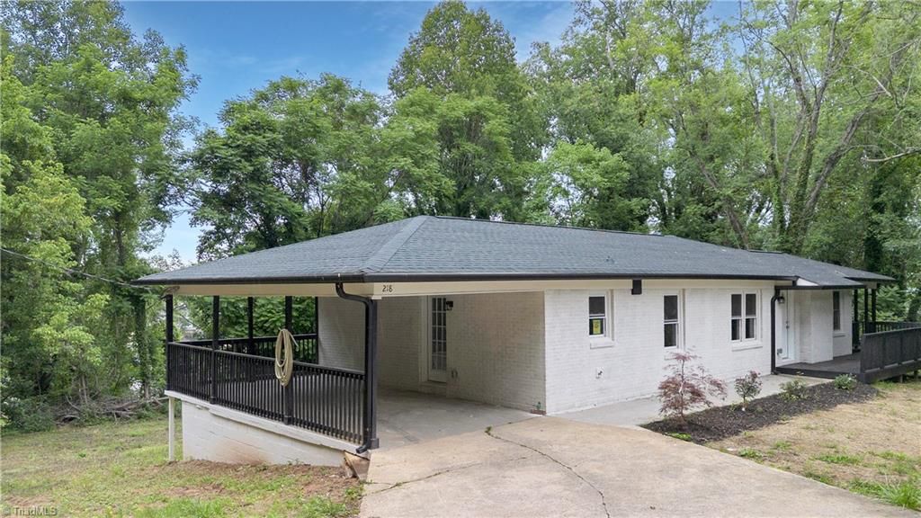 218 Palmer Street NW, Lenoir, NC 28645
