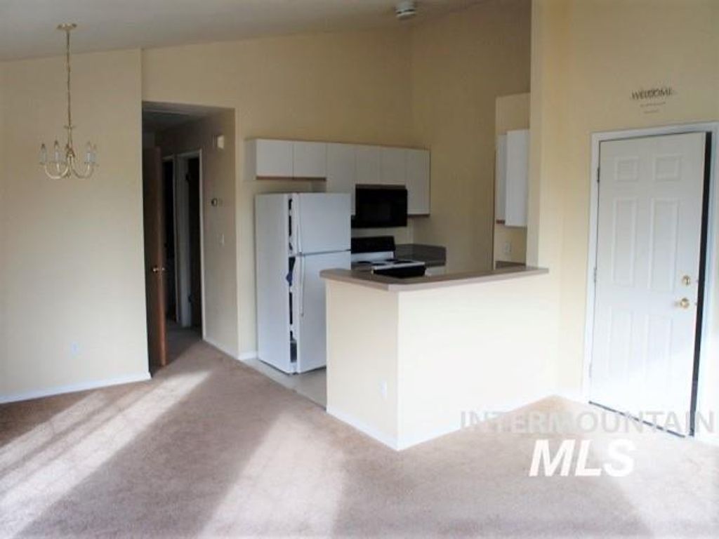 510 Caribou Drive, Mountain Home, ID 83647 photo 2