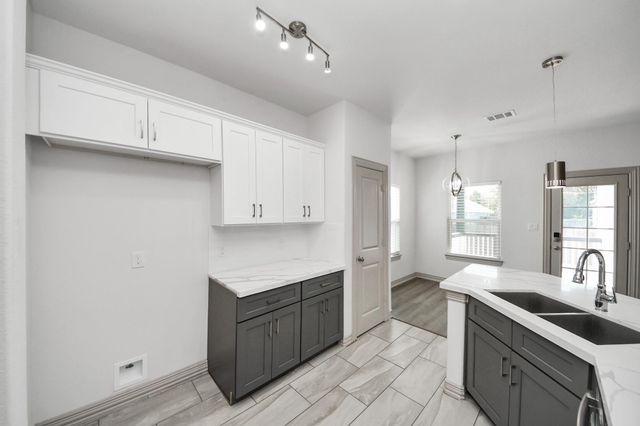 9720 Garcroft Street, Houston, TX 77029