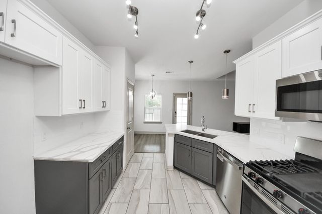 9720 Garcroft Street, Houston, TX 77029