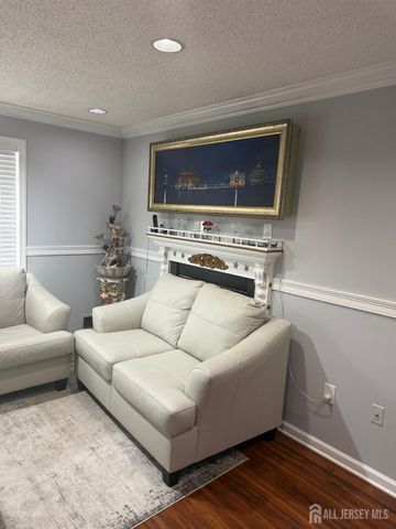 200 prestwick Way, Edison, NJ 08820