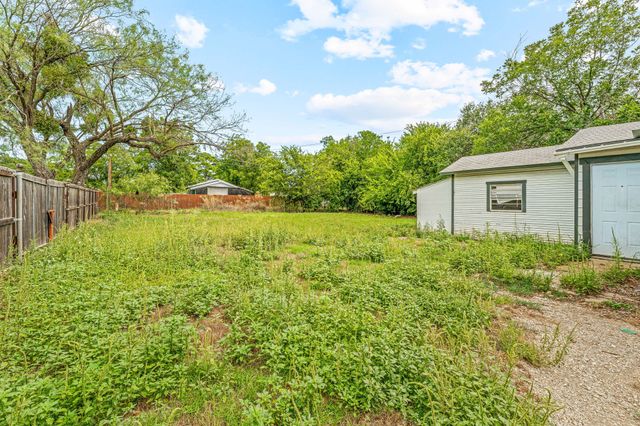 301 Gleese Street, Graham, TX 76450