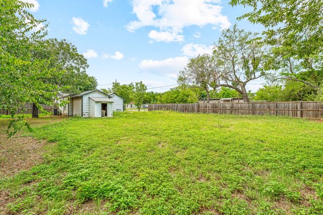 301 Gleese Street, Graham, TX 76450