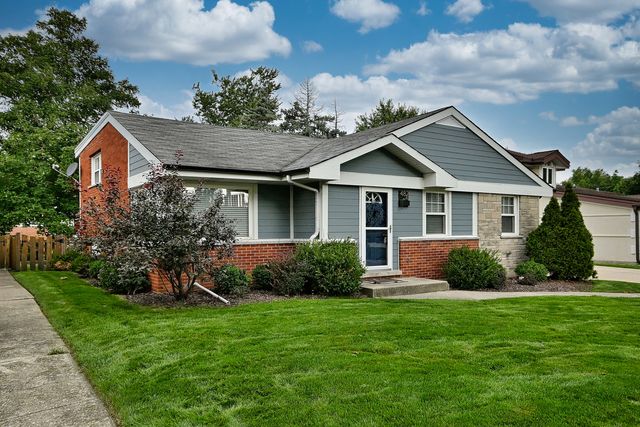 482 E PARK Avenue, Elmhurst, IL 60126