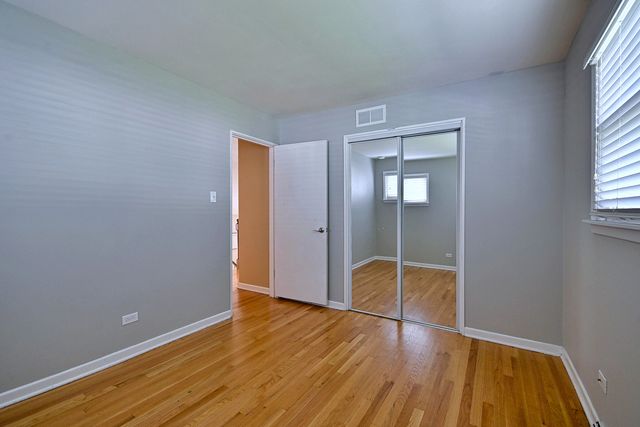 482 E PARK Avenue, Elmhurst, IL 60126