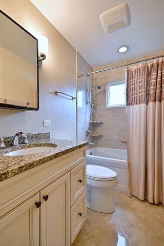 482 E PARK Avenue, Elmhurst, IL 60126