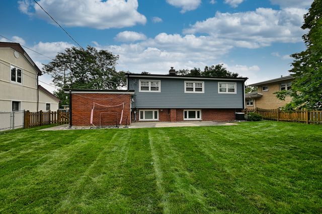482 E PARK Avenue, Elmhurst, IL 60126