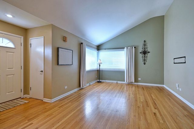 482 E PARK Avenue, Elmhurst, IL 60126