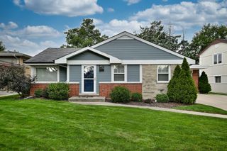 482 E PARK Avenue, Elmhurst, IL 60126