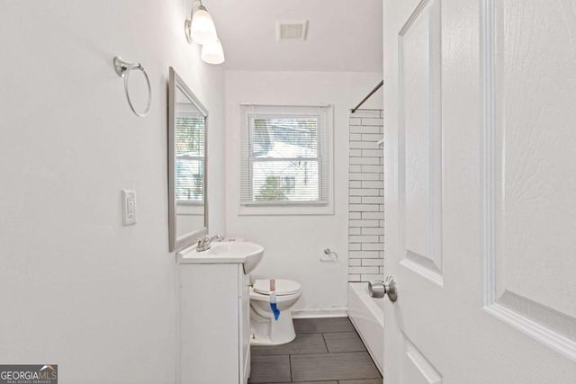 433 W Lake Avenue NW, Atlanta, GA 30318