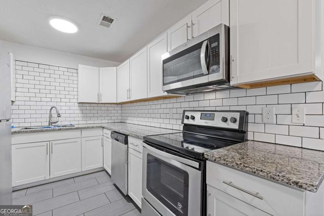 433 W Lake Avenue NW, Atlanta, GA 30318