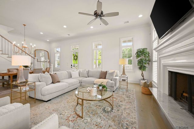 3143 Pointe-marie Dr, Baton Rouge, LA 70820