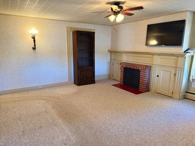 10519 US-9, Champlain, NY 12919