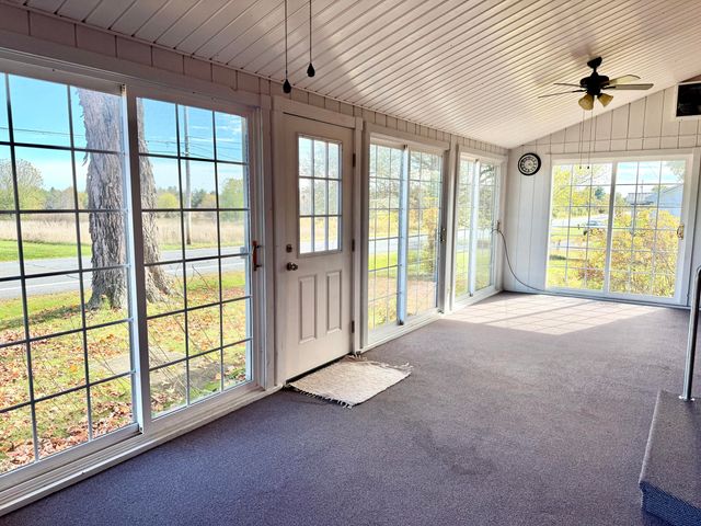 10519 US-9, Champlain, NY 12919