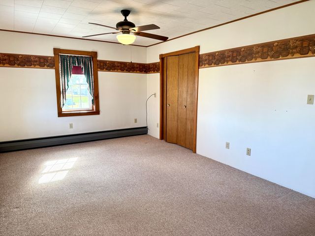 10519 US-9, Champlain, NY 12919